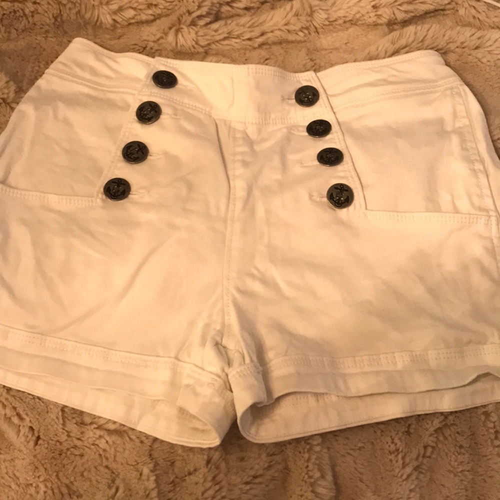 White high wasted shorts - Express